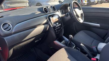 SPOTICAR Suzuki Vitara 1.0 Boosterjet Sz-t Euro 6 (s/s) 5dr Used Car - Suv Petrol Red - Redditch - 1200635285_2