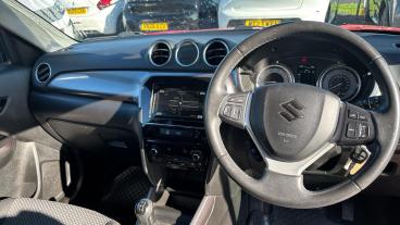 SPOTICAR Suzuki Vitara 1.0 Boosterjet Sz-t Euro 6 (s/s) 5dr Used Car - Suv Petrol Red - Redditch - 1200635285_4