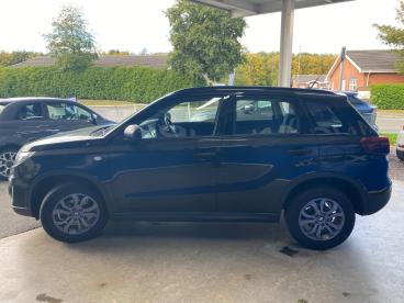 SPOTICAR Suzuki Vitara 1.4 Boosterjet Mhev Go Euro 6 (s/s) 5dr Used Car - Suv Hybrid Black - Shrewsbury - 1200644425_5