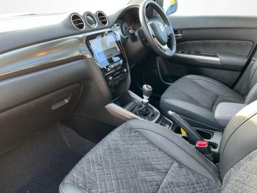 SPOTICAR Suzuki Vitara 1.4 Boosterjet Mhev Ultra Euro 6 (s/s) 5dr Used Car - Suv Hybrid White - Uckfield - 1200645498_2