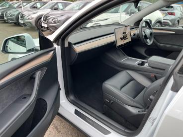 SPOTICAR Tesla Model Y (dual Motor) Performance Auto 4wde 5dr Used Car - Suv Electric White - Peterborough - 1200631807_2