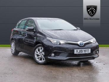 SPOTICAR Toyota Auris 1.8 Vvt-h Icon Tech Cvt Euro 6 (s/s) 5dr Used Car - Saloon Hybrid Black - Rochdale - 1200561200_1