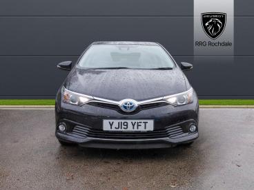 SPOTICAR Toyota Auris 1.8 Vvt-h Icon Tech Cvt Euro 6 (s/s) 5dr Used Car - Saloon Hybrid Black - Rochdale - 1200561200_2