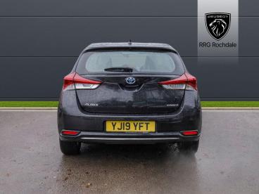 SPOTICAR Toyota Auris 1.8 Vvt-h Icon Tech Cvt Euro 6 (s/s) 5dr Used Car - Saloon Hybrid Black - Rochdale - 1200561200_5