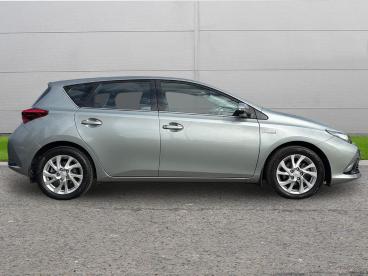 SPOTICAR Toyota Auris 1.8 Vvt-h Business Edition Cvt Euro 6 (s/s) 5dr (s Used Car - Saloon Hybrid Grey - Selby - 1200628827_4