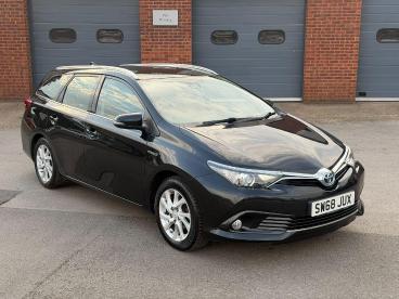 SPOTICAR Toyota Auris 1.8 Vvt-h Icon Tech Touring Sports Cvt Euro 6 (s/s Used Car - Estate Hybrid Black - Billinghay - 1200640406_1