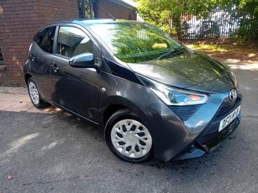SPOTICAR Toyota Aygo 1.0 Vvt-i X-play Euro 6 (s/s) 5dr Used Car - City Car Petrol Grey - Accrington - 1200523957_1