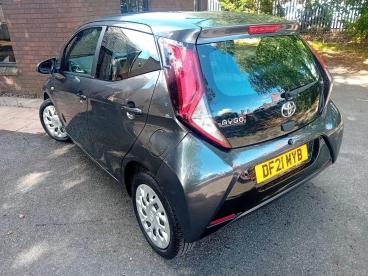 SPOTICAR Toyota Aygo 1.0 Vvt-i X-play Euro 6 (s/s) 5dr Used Car - City Car Petrol Grey - Accrington - 1200523957_5