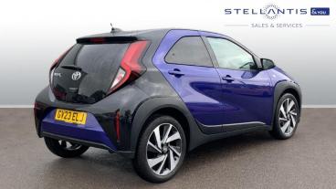 SPOTICAR Toyota Aygo 1.0 Vvt-i Edge Euro 6 (s/s) 5dr Used Car - City Car Petrol Blue - Crawley - 1200539314_3