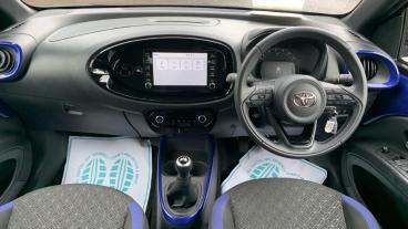 SPOTICAR Toyota Aygo 1.0 Vvt-i Edge Euro 6 (s/s) 5dr Used Car - City Car Petrol Blue - Crawley - 1200539314_4