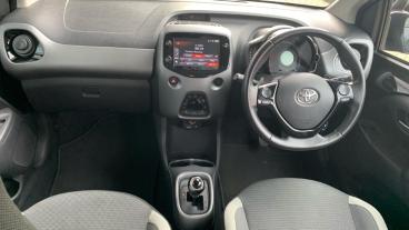 SPOTICAR Toyota Aygo 1.0 Vvt-i X-trend X-shift Euro 6 5dr (safety Sense Used Car - City Car Petrol Black - London - 1200540993_4