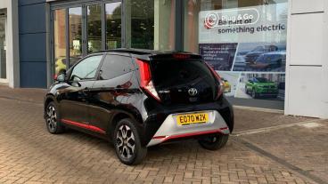 SPOTICAR Toyota Aygo 1.0 Vvt-i X-trend X-shift Euro 6 5dr (safety Sense Used Car - City Car Petrol Black - London - 1200540993_5