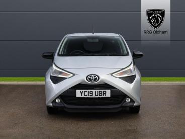 SPOTICAR Toyota Aygo 1.0 Vvt-i X-trend Euro 6 5dr Used Car - City Car Petrol Silver - Oldham - 1200541229_2
