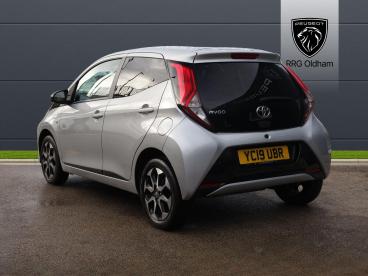 SPOTICAR Toyota Aygo 1.0 Vvt-i X-trend Euro 6 5dr Used Car - City Car Petrol Silver - Oldham - 1200541229_3