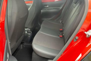 SPOTICAR Toyota Aygo 1.0 Vvt-i Exclusive X-shift Euro 6 (s/s) 5dr Used Car - City Car Petrol Red - Farningham - 1200544632_5