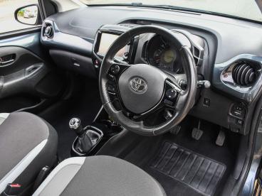 SPOTICAR Toyota Aygo 1.0 Vvt-i X-style Euro 6 5dr Used Car - City Car Petrol Grey - Nuneaton - 1200546537_4