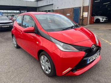 SPOTICAR Toyota Aygo 1.0 Vvt-i X-play Euro 6 5dr Used Car - City Car Petrol Red - Tiverton - 1200553246_1