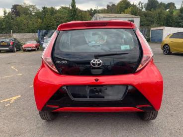 SPOTICAR Toyota Aygo 1.0 Vvt-i X-play Euro 6 5dr Used Car - City Car Petrol Red - Tiverton - 1200553246_5