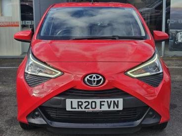 SPOTICAR Toyota Aygo 1.0 Vvt-i X-play Euro 6 5dr Used Car - City Car Petrol Red - Watford - 1200554643_3