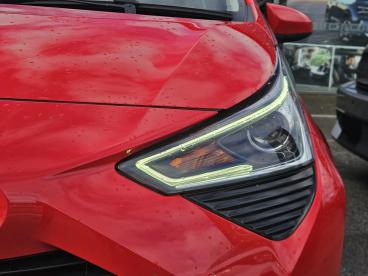 SPOTICAR Toyota Aygo 1.0 Vvt-i X-play Euro 6 5dr Used Car - City Car Petrol Red - Watford - 1200554643_4