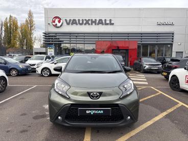 SPOTICAR Toyota Aygo 1.0 Vvt-i Edge X-shift Euro 6 (s/s) 5dr Used Car - City Car Petrol Green - Romford - 1200556667_2