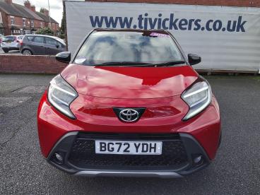 SPOTICAR Toyota Aygo 1.0 Vvt-i Exclusive X-shift Euro 6 (s/s) 5dr Used Car - City Car Petrol Red - Telford - 1200567679_4