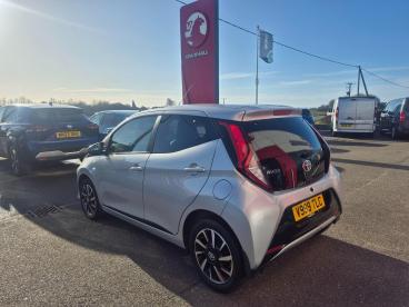SPOTICAR Toyota Aygo 1.0 Vvt-i X-trend Euro 6 (s/s) 5dr Used Car - City Car Petrol Silver - Boston - 1200571687_4