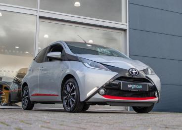 SPOTICAR Toyota Aygo 1.0 Vvt-i X-press Euro 6 5dr Used Car - City Car Petrol Silver - Aldershot - 1200576769_1