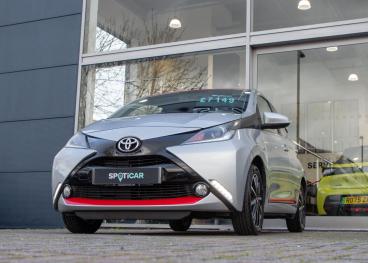 SPOTICAR Toyota Aygo 1.0 Vvt-i X-press Euro 6 5dr Used Car - City Car Petrol Silver - Aldershot - 1200576769_3