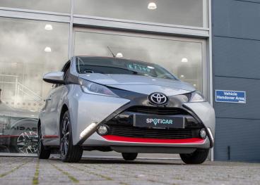 SPOTICAR Toyota Aygo 1.0 Vvt-i X-press Euro 6 5dr Used Car - City Car Petrol Silver - Aldershot - 1200576769_5
