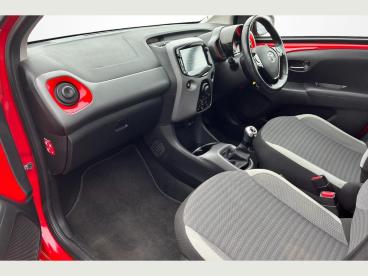 SPOTICAR Toyota Aygo 1.0 Vvt-i X-play Euro 6 5dr Used Car - City Car Petrol Red - Uckfield - 1200578352_2