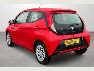 SPOTICAR Toyota Aygo 1.0 Vvt-i X-play Euro 6 5dr Used Car - City Car Petrol Red - Uckfield - 1200578352_3