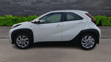 SPOTICAR Toyota Aygo 1.0 Vvt-i Pure Euro 6 (s/s) 5dr Used Car - City Car Petrol White - Telford - 1200580592_4
