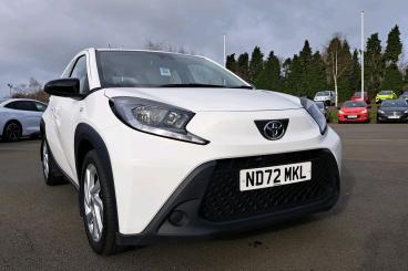 SPOTICAR Toyota Aygo 1.0 Vvt-i Pure Euro 6 (s/s) 5dr Used Car - City Car Petrol White - Telford - 1200580592_5
