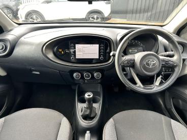 SPOTICAR Toyota Aygo 1.0 Vvt-i Pure Euro 6 (s/s) 5dr Used Car - City Car Petrol White - Tonbridge - 1200581484_3