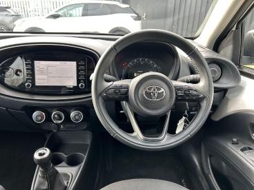 SPOTICAR Toyota Aygo 1.0 Vvt-i Pure Euro 6 (s/s) 5dr Used Car - City Car Petrol White - Tonbridge - 1200581484_4