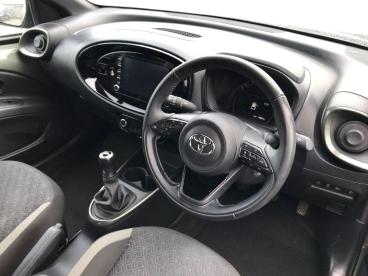 SPOTICAR Toyota Aygo 1.0 Vvt-i Edge Euro 6 (s/s) 5dr Used Car - City Car Petrol Green - Bangor - 1200588486_3