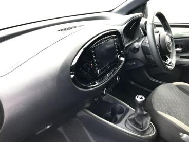 SPOTICAR Toyota Aygo 1.0 Vvt-i Edge Euro 6 (s/s) 5dr Used Car - City Car Petrol Green - Bangor - 1200588486_5