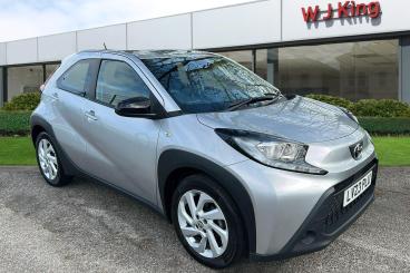 SPOTICAR Toyota Aygo 1.0 Vvt-i Pure Euro 6 (s/s) 5dr Used Car - City Car Petrol Silver - Welling - 1200588842_1