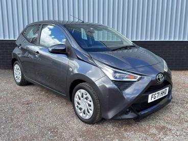 SPOTICAR Toyota Aygo 1.0 Vvt-i X-play Euro 6 (s/s) 5dr Used Car - City Car Petrol Black - Tiverton - 1200589253_1