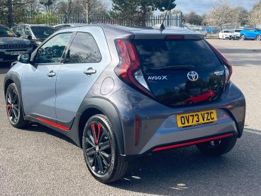 SPOTICAR Toyota Aygo 1.0 Vvt-i Undercover Euro 6 (s/s) 5dr Used Car - City Car Petrol Grey - Kidlington - 1200589800_4