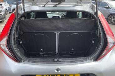 SPOTICAR Toyota Aygo 1.0 Vvt-i X-trend X-shift Euro 6 5dr (safety Sense Used Car - City Car Petrol Silver - Newark On Trent - 1200594995_5