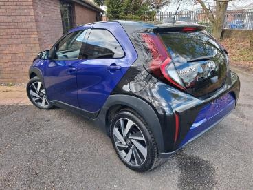 SPOTICAR Toyota Aygo 1.0 Vvt-i Edge Euro 6 (s/s) 5dr Used Car - City Car Petrol Blue - Accrington - 1200595187_5