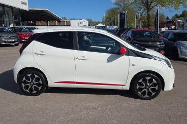 SPOTICAR Toyota Aygo 1.0 Vvt-i X-trend Euro 6 5dr Used Car - City Car Petrol White - Torquay - 1200595377_2