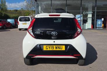 SPOTICAR Toyota Aygo 1.0 Vvt-i X-trend Euro 6 5dr Used Car - City Car Petrol White - Torquay - 1200595377_4