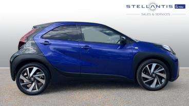 SPOTICAR Toyota Aygo 1.0 Vvt-i Exclusive Euro 6 (s/s) 5dr Used Car - City Car Petrol Blue - Hatfield - 1200595966_2