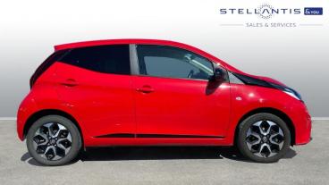 SPOTICAR Toyota Aygo 1.0 Vvt-i X-trend Euro 6 (s/s) 5dr Used Car - City Car Petrol Red - Preston - 1200598267_2