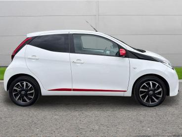 SPOTICAR Toyota Aygo 1.0 Vvt-i X-trend Euro 6 (s/s) 5dr Used Car - City Car Petrol White - Selby - 1200606485_4