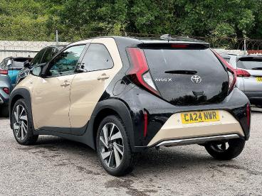 SPOTICAR Toyota Aygo 1.0 Vvt-i Exclusive X-shift Euro 6 (s/s) 5dr Used Car - City Car Petrol Beige - Pontypridd - 1200607385_5
