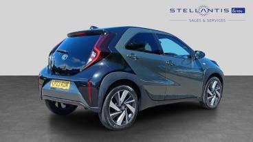 SPOTICAR Toyota Aygo 1.0 Vvt-i Edge X-shift Euro 6 (s/s) 5dr Used Car - City Car Petrol Green - Croydon - 1200610261_3